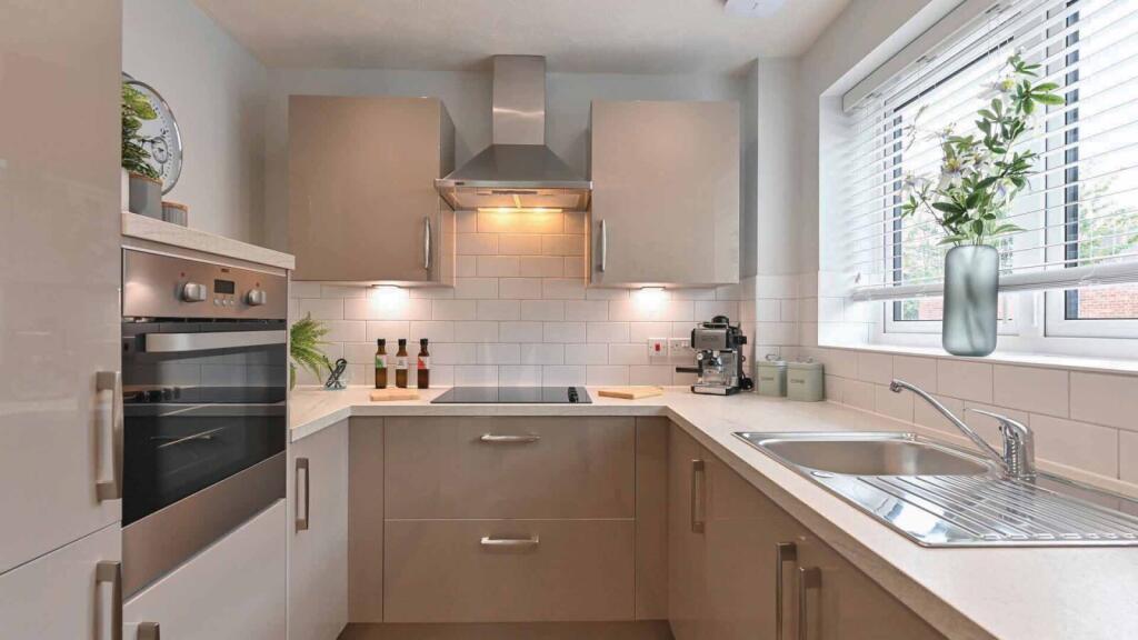 Ock Street, Abingdon, Oxfordshire, OX14 - More