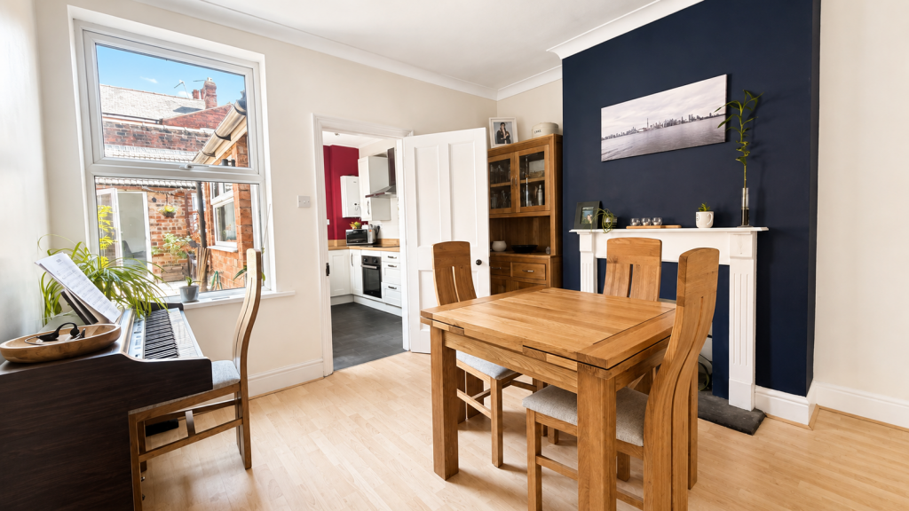 House in Lincoln - View 4