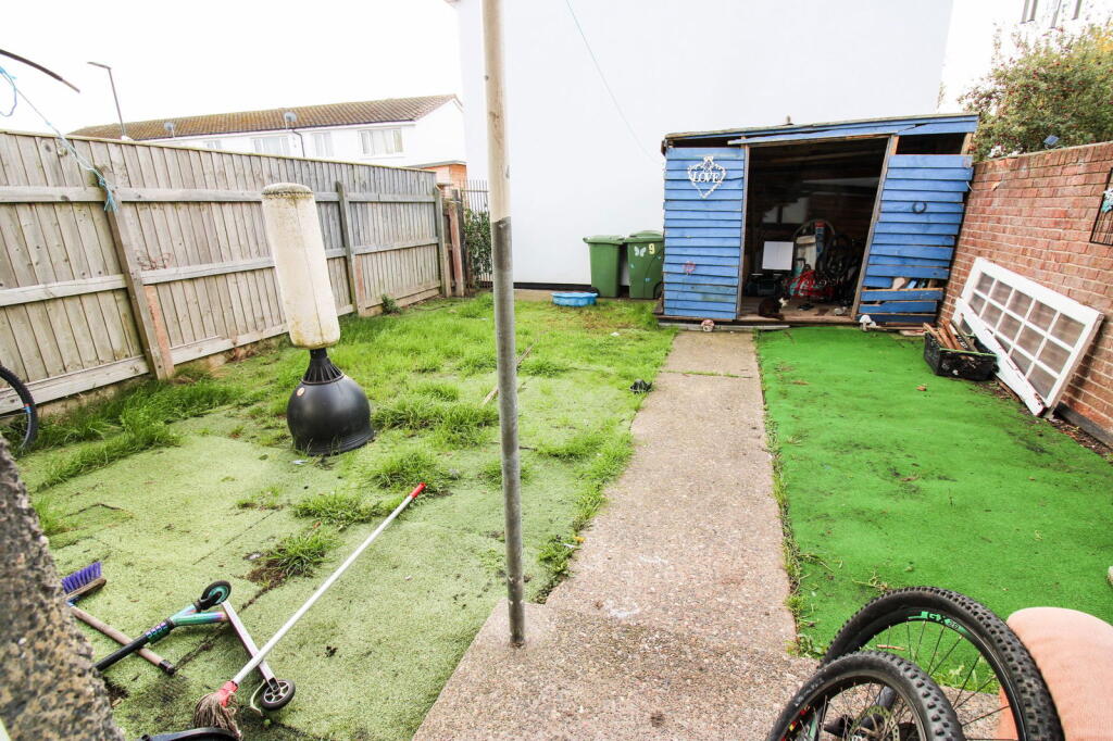 Barnard Walk, Immingham, DN40 1HR photo 2