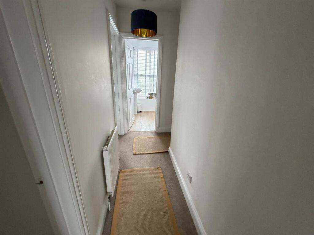 Apartment in Southampton - View 5