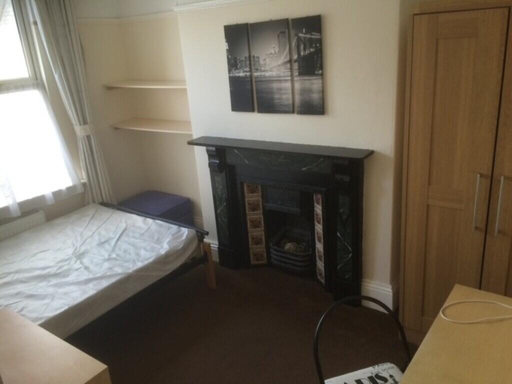 House in Plymouth, Mutley - View 5