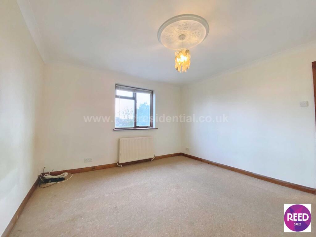 Apartment in Southend-on-Sea - View 5