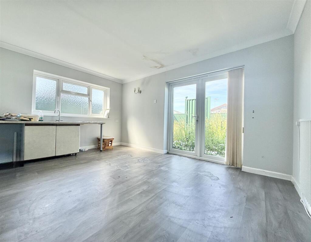 Sycamore Way, Littlethorpe, Leicester photo 4