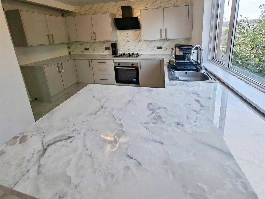 House in Chatham, Medway - View 4