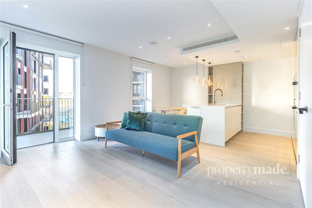 Main image of property: Parkside Apartments, Cascade Way, London, W12