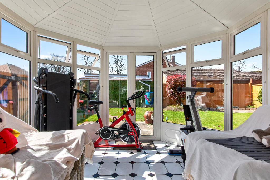 House in Hart, Fleet - View 5