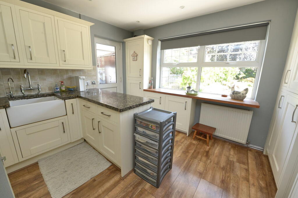 Westover Road, Fleet, GU51 3DG - More