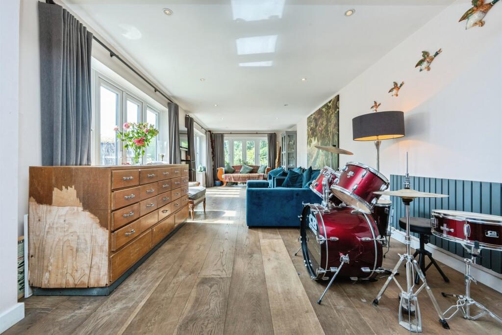 Additional image 6 of Radlett Road, Frogmore, St. Albans