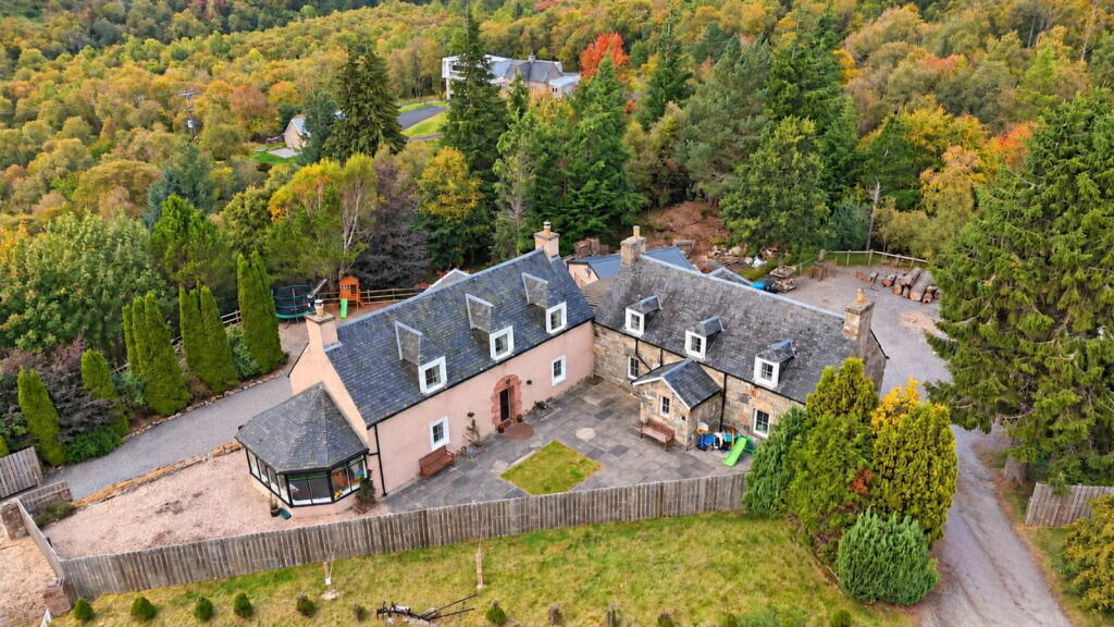 House in Daviot, Craggie