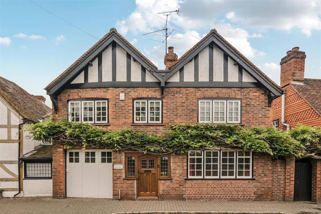Main image of property: High Street, Wargrave, Reading, Berkshire, RG10