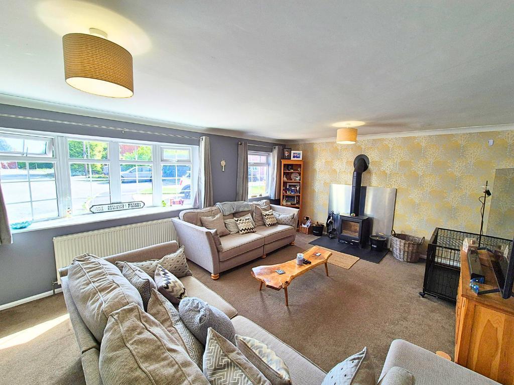 6, Temeside Close, Tenbury Wells, WR15 8UB photo 3