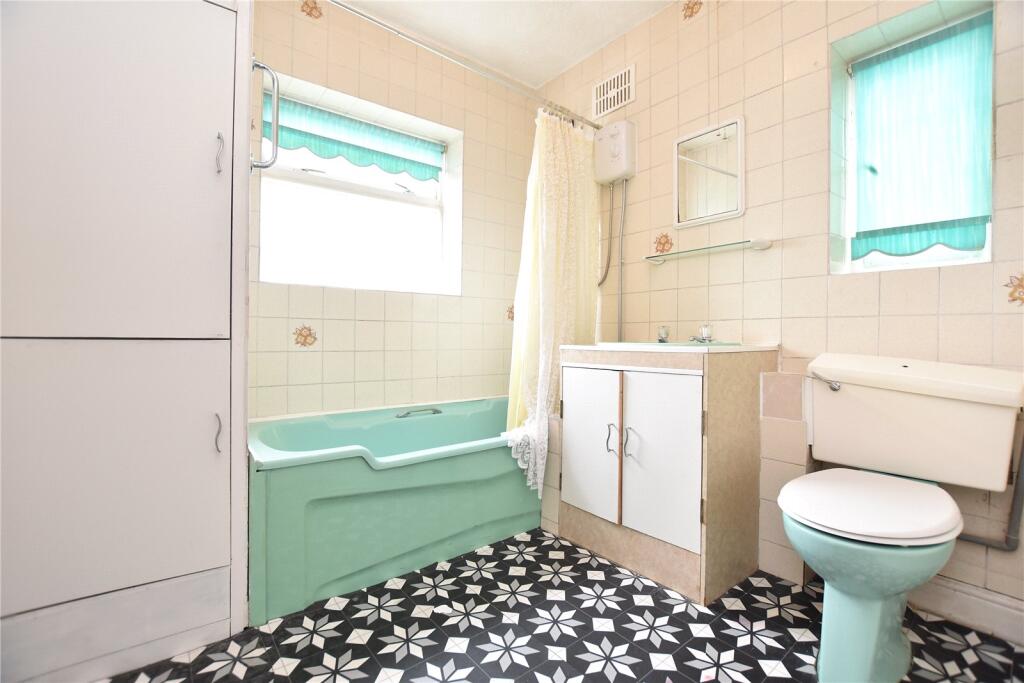 House in Leeds, West Yorkshire - View 5