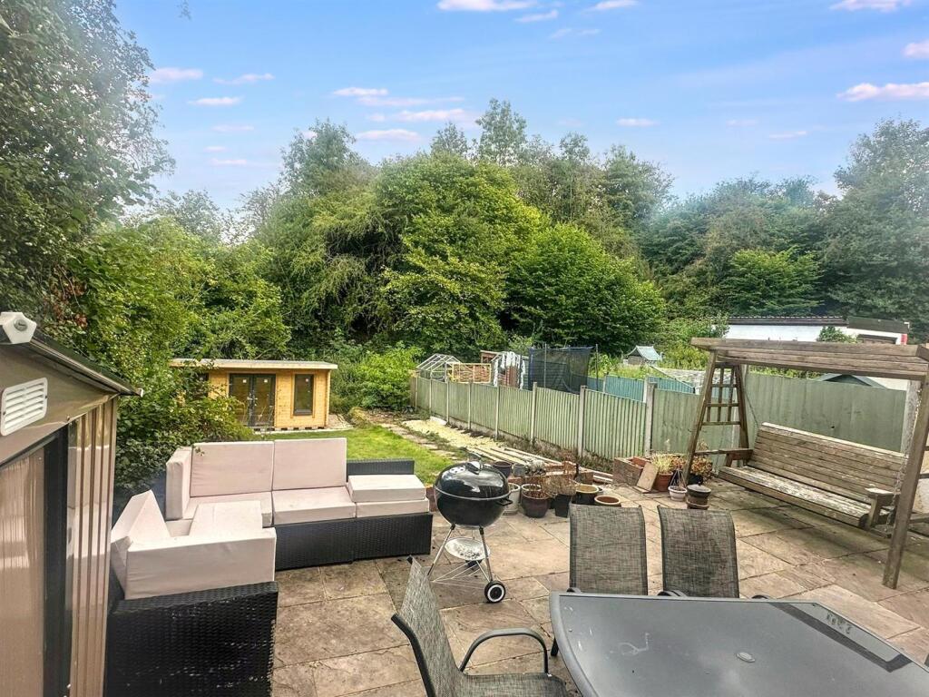 House in Staffordshire Moorlands, Cheddleton - View 4