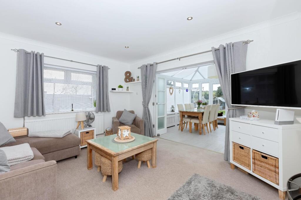 Alandale Road, Sompting, Lancing photo 3