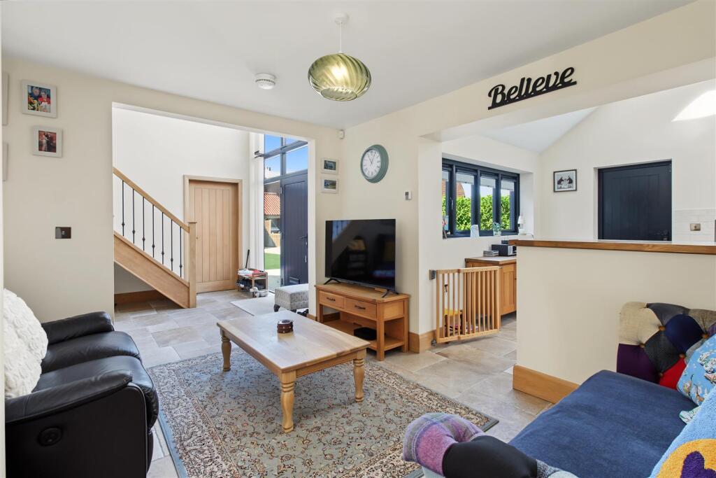 House in Peterborough - View 4