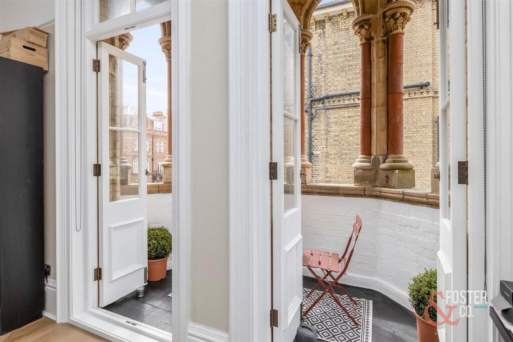 Apartment in Hove, Brunswick - View 4