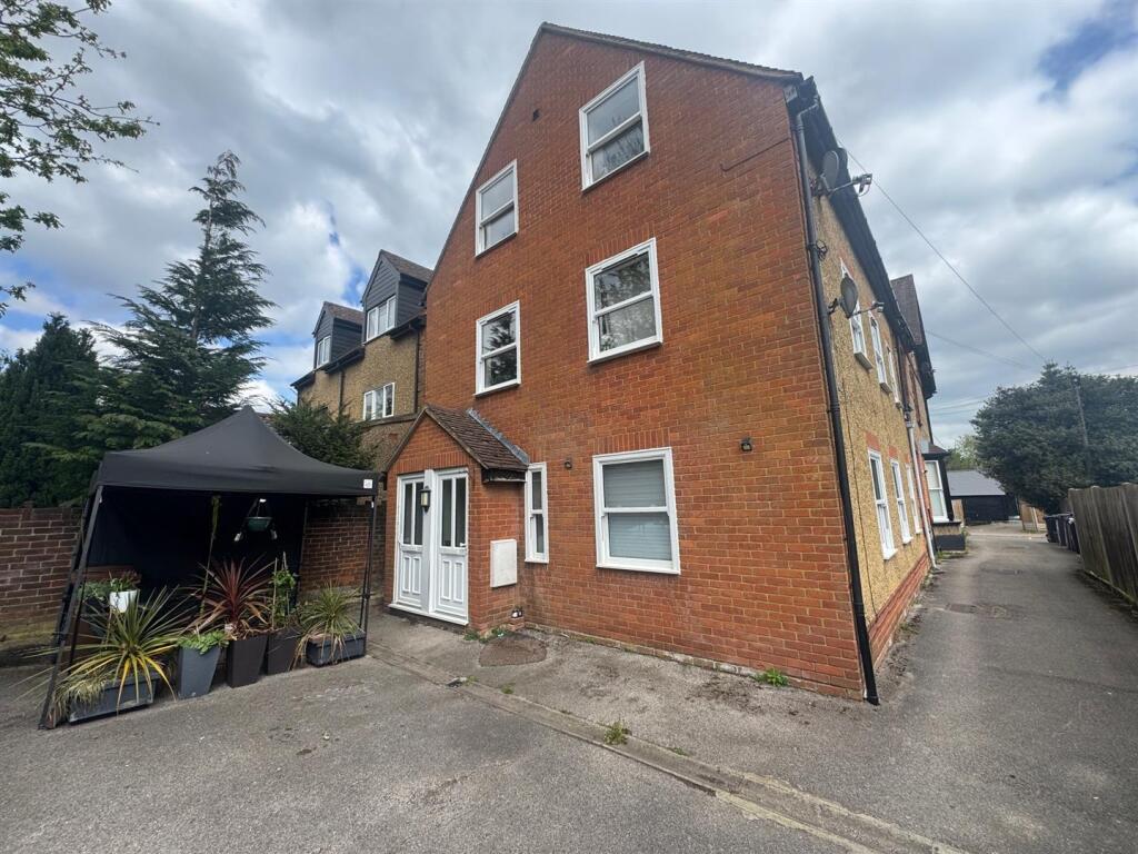 Main image of property: Stevenage Road, Knebworth