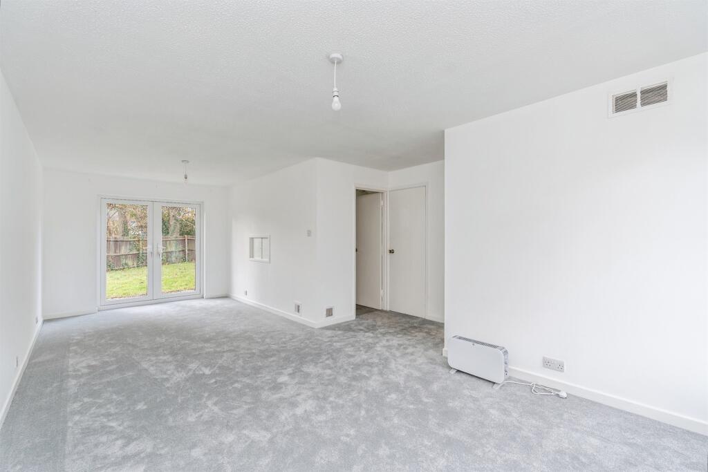 Kingsley Gardens, Totton, Southampton photo 3