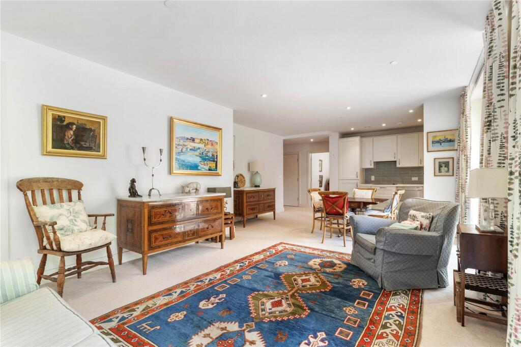 Alderley Road, Wilmslow, Cheshire, SK9 photo 3