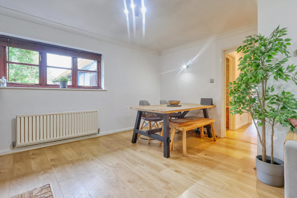 Apartment in Hemel Hempstead - View 5