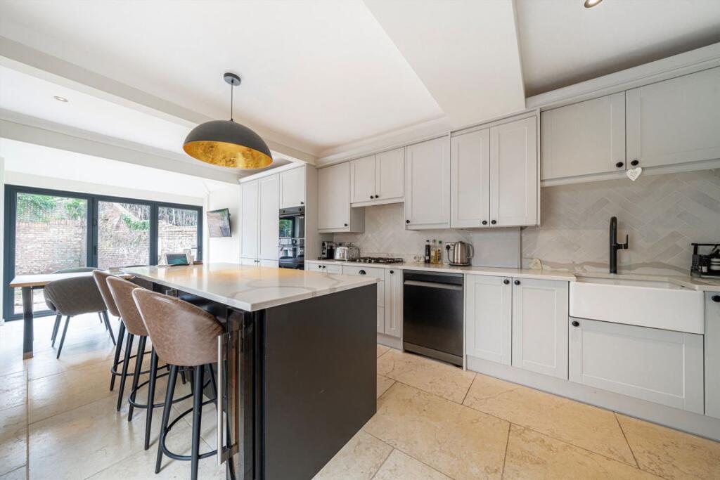 House in Twickenham - View 4