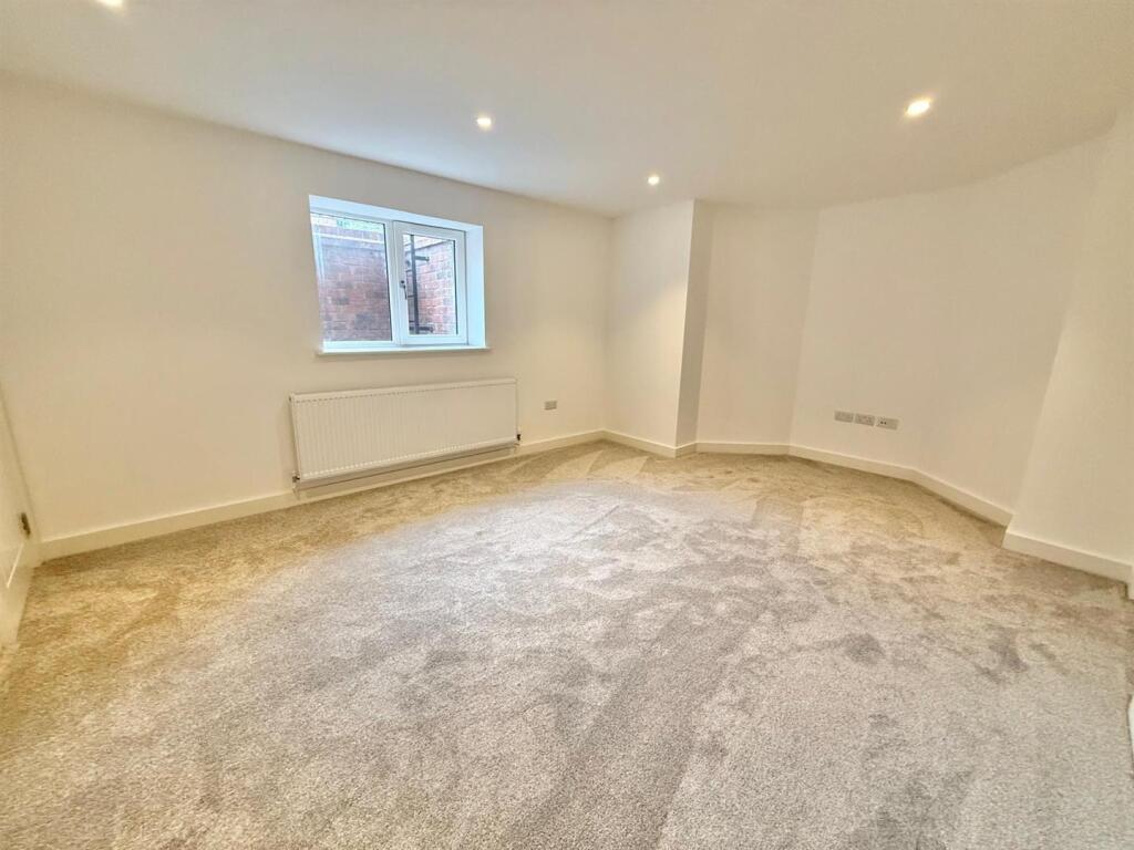 House in Stockport - View 5