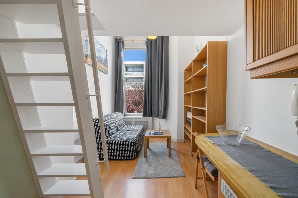 Studio flat for rent