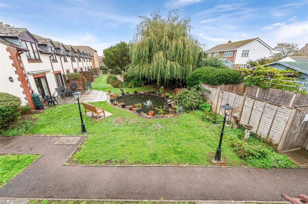 Windmill Court, East Wittering, Chichester photo 3