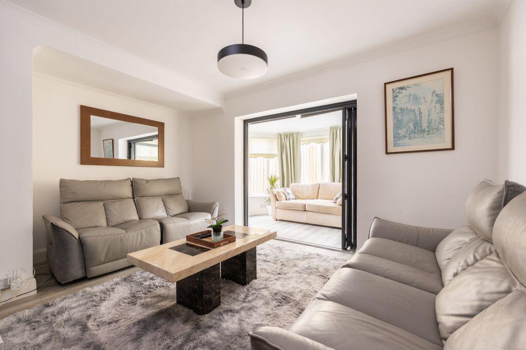 House in Edinburgh, Colinton Mains, Comiston - More