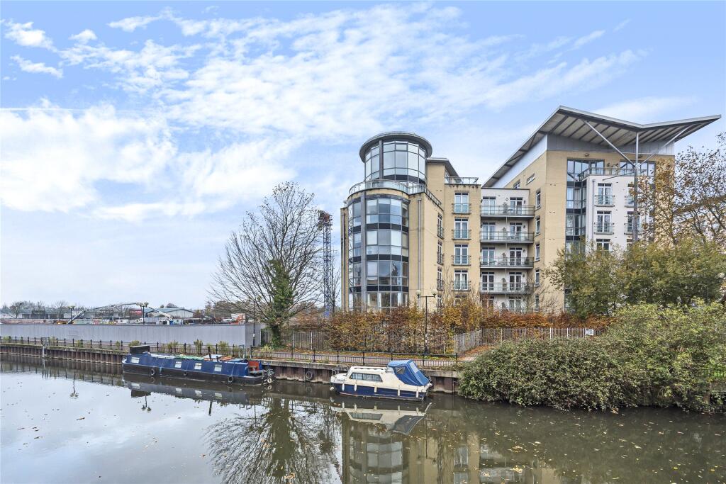 Main image of property: The Meridian, Kenavon Drive, Reading, Berkshire, RG1