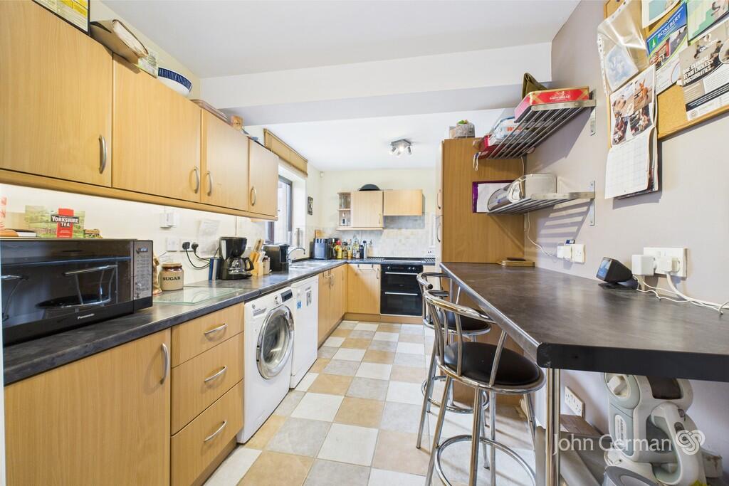 60 Fairway Road photo 4