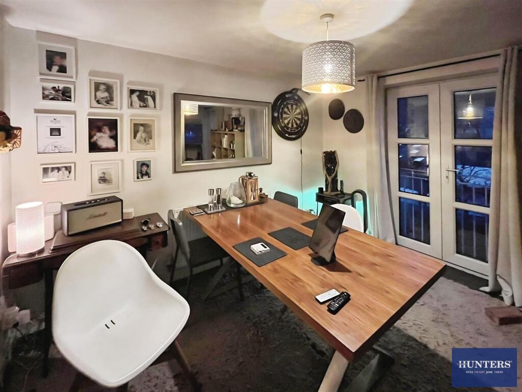 Apartment in Calderdale, West Yorkshire - View 5