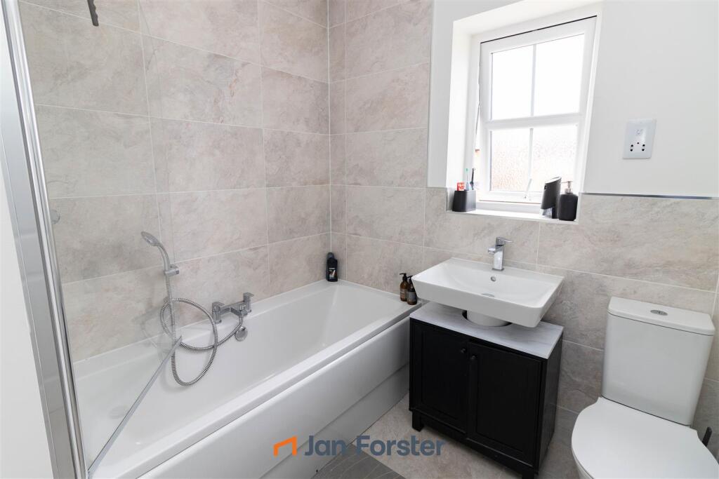 House in North Tyneside, North East - View 5