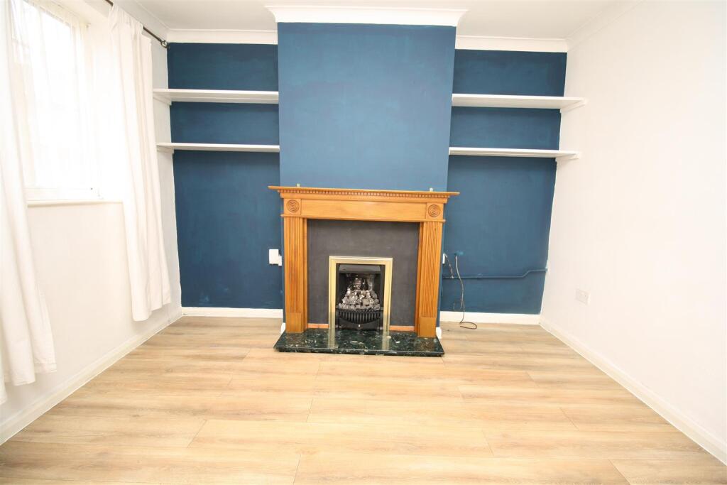 House in Linslade, Southcott, Leighton-Linslade - View 4