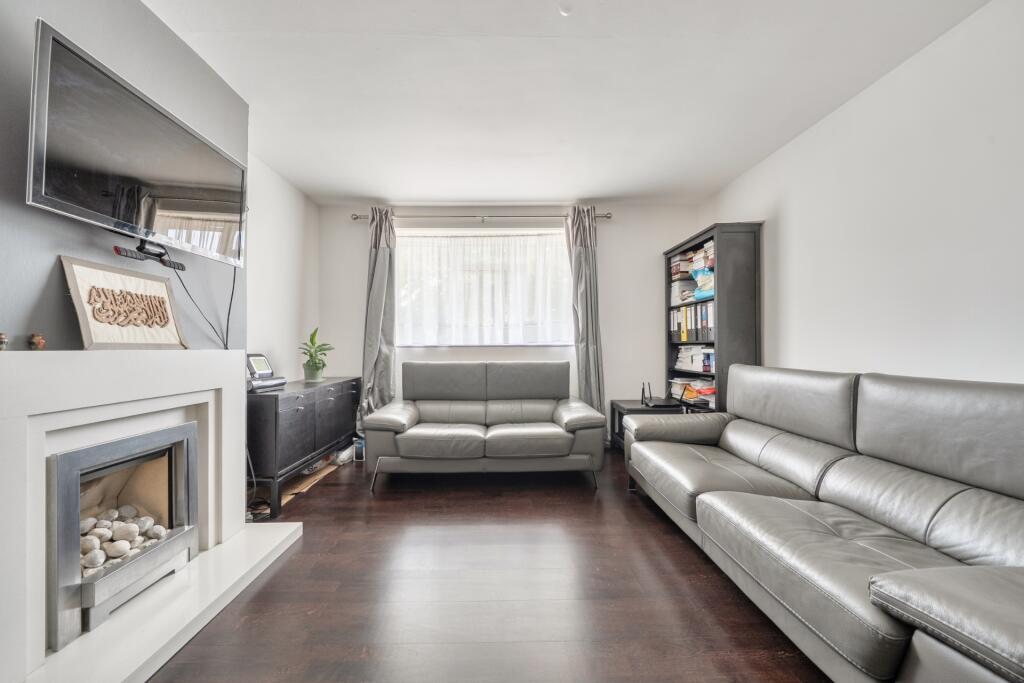 Apartment in Southall - View 2