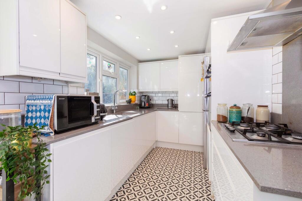 House in Maidenhead, Fishery - View 3
