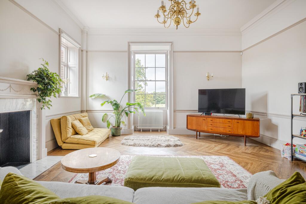 Apartment in Chelmsford - View 2