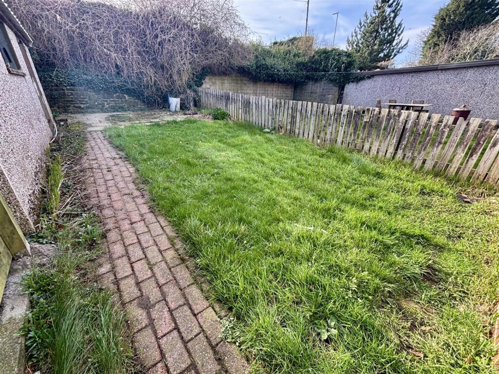 Nursery Grove, Halifax, HX3 photo 5