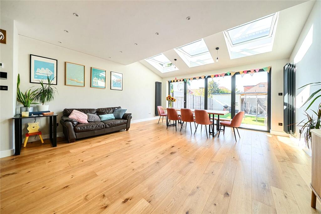 House in London - View 5