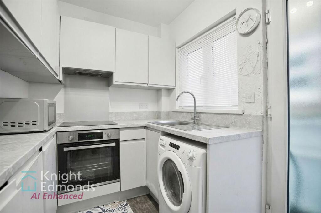 House in Maidstone, Barming Heath, East Farleigh - More