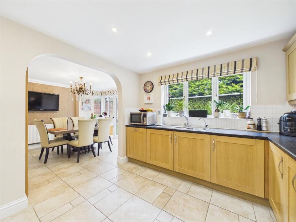 Highfields Park Drive, Derby photo 3