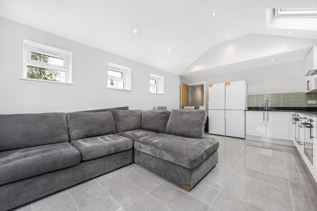 House in Reading - View 3