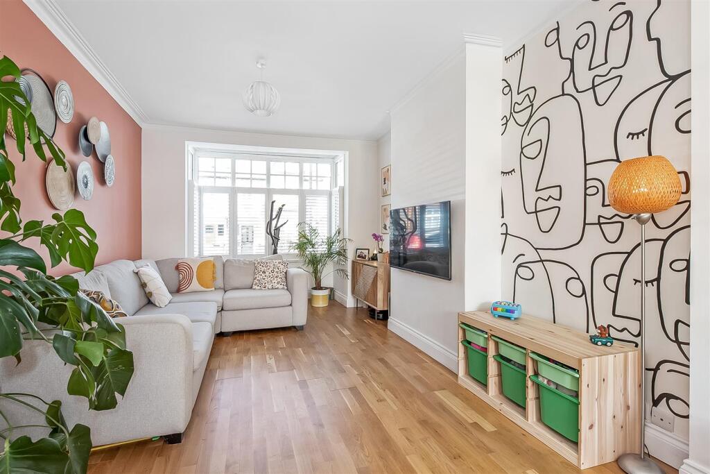 House in Croydon - View 4