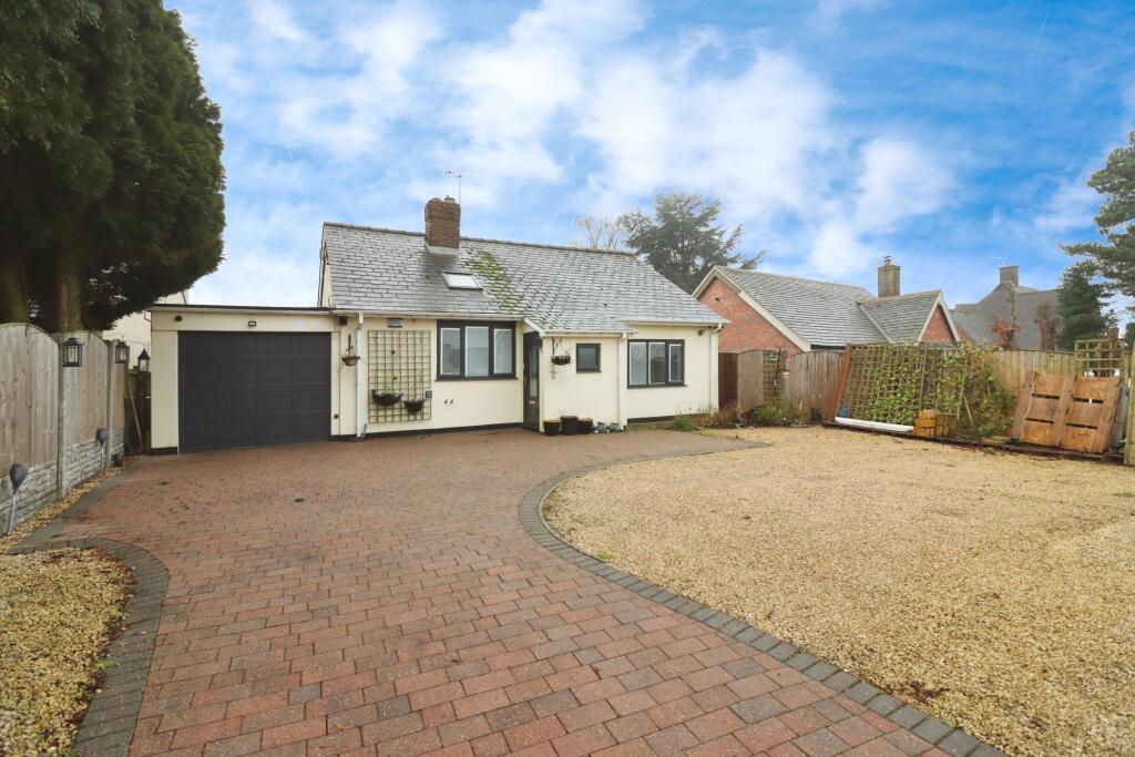 2-bed detached on The Hill, Chesterfield, S44, £290,000
