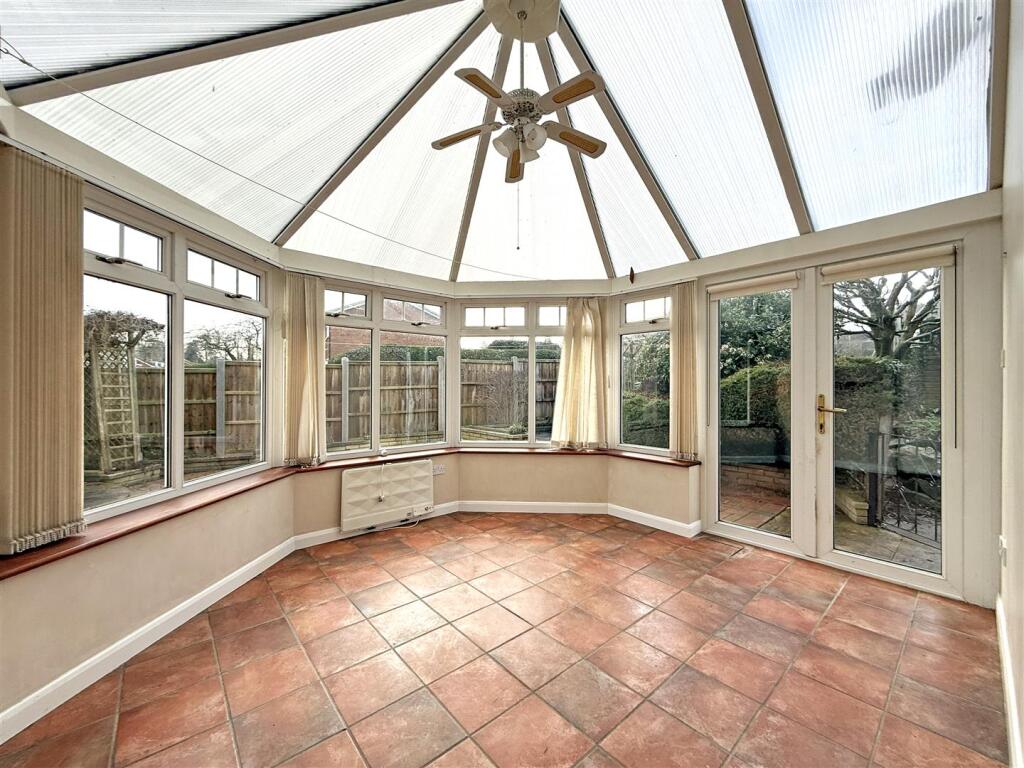 Manor Way, Belvidere, Shrewsbury photo 4