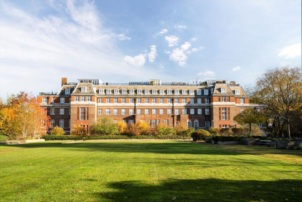 Main image of property: Rosebery Avenue, Clerkenwell