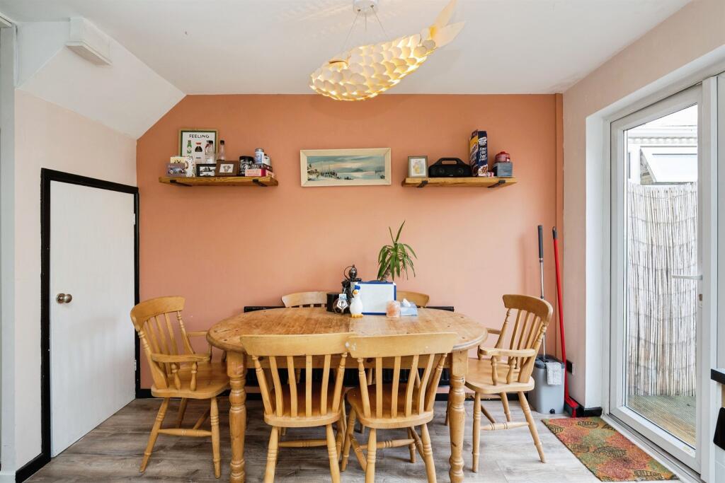 House in Tunbridge Wells, Kent - More
