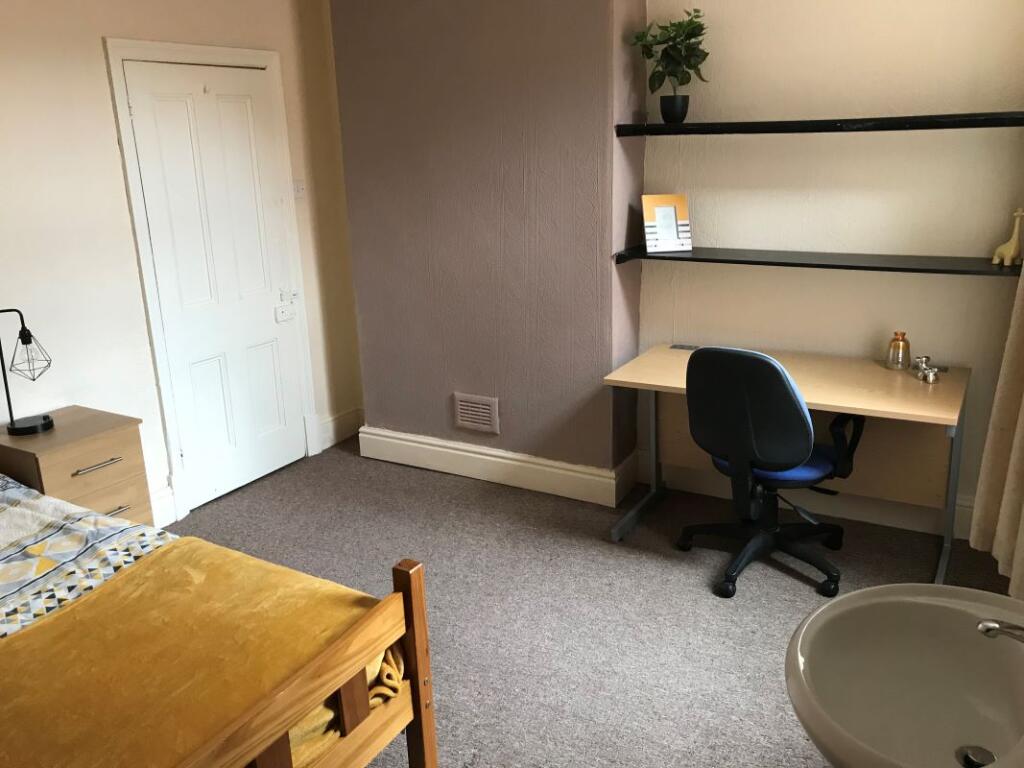 House in Leicester - View 5