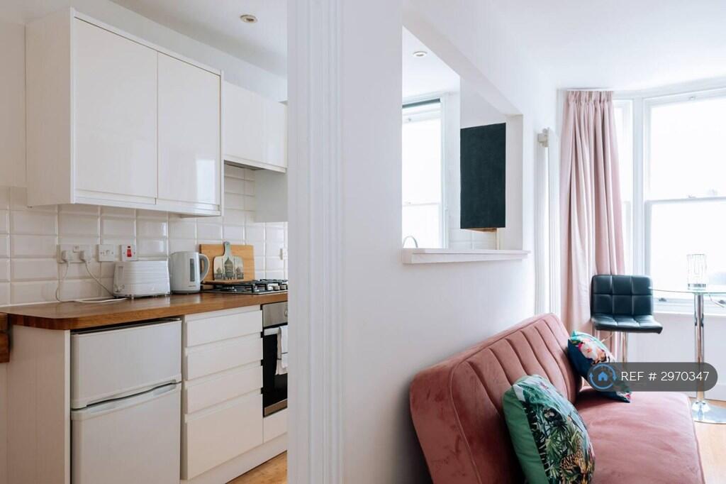 Apartment in Brighton - View 3