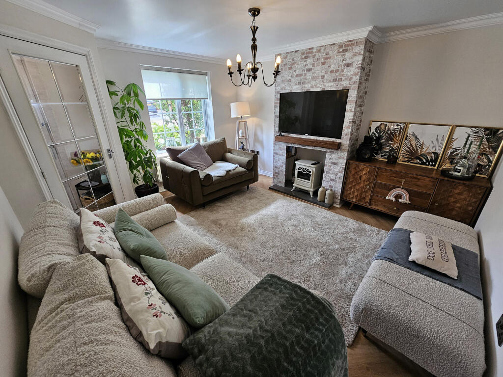 3-bed house on Rendle Close, Winnington, Northwich, CW8, £230,000